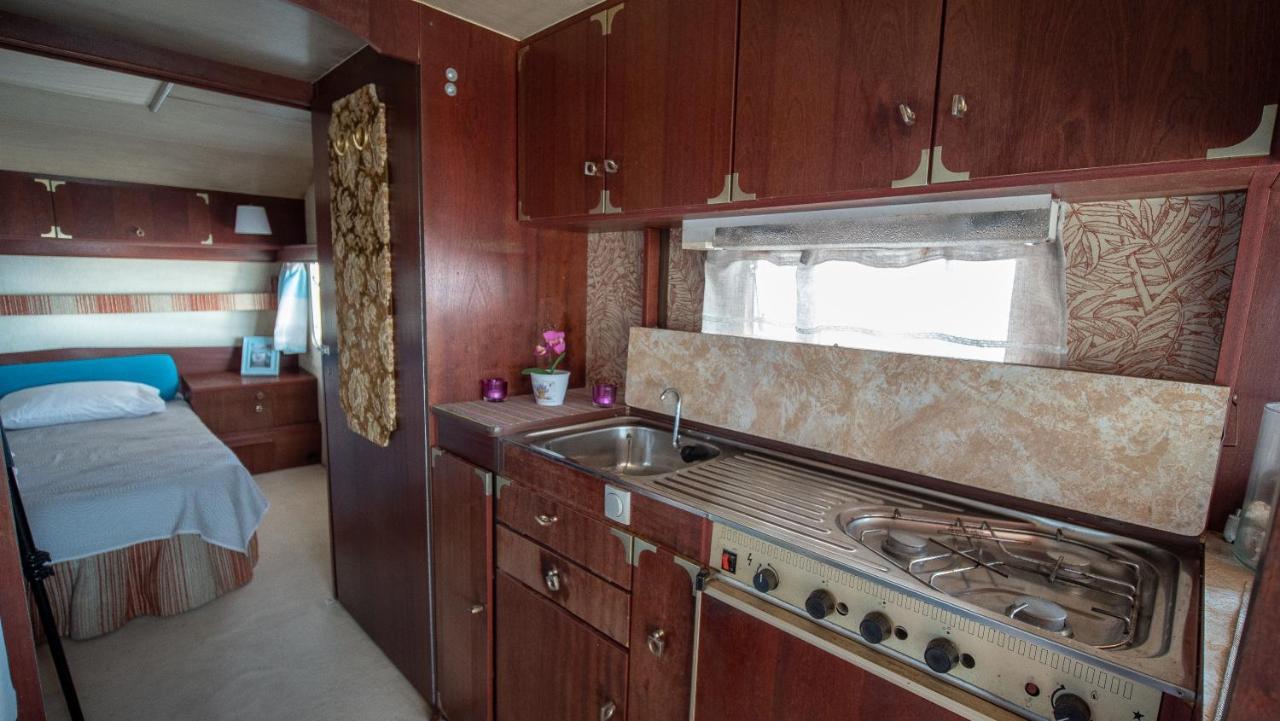 Caravan Fishing Spot Porto Roxa Agios Leon Exterior foto